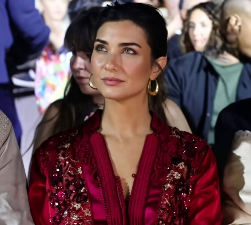 توبا بيوكستون تتألق بقفطان مغربي فاخر في مهرجان مراكش للفيلم القصير