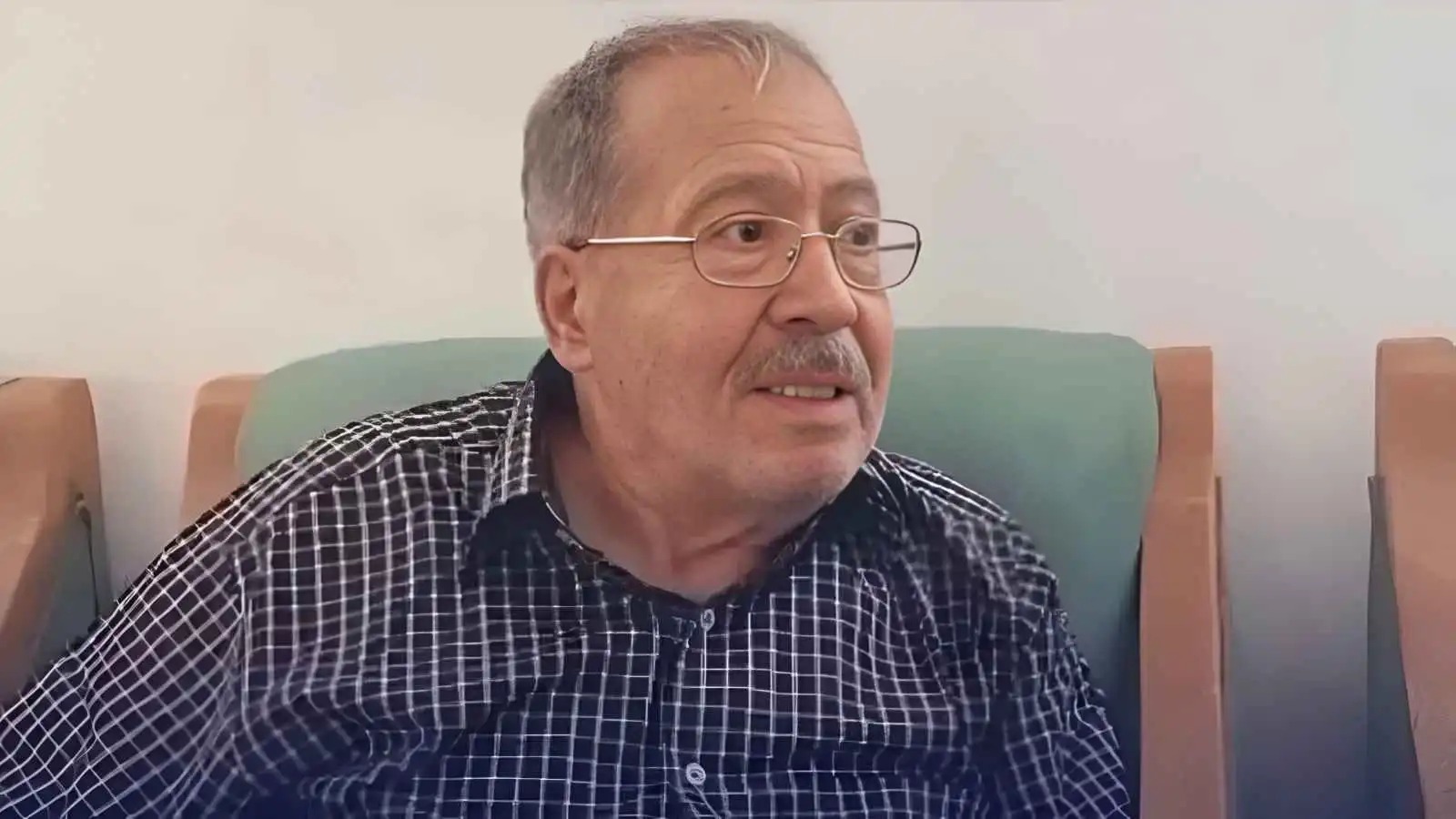 زوجة سامي عبدالحليم تحسم الجدل بشأن طلب مساعدات لعلاجه