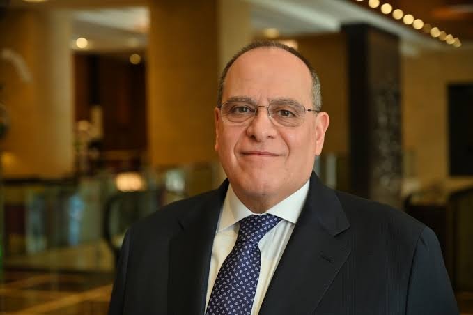 صادق الصباح يُفجع بوفاة والدته بعد أيام من رحيل زوجته