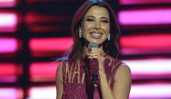 نانسي عجرم تُفاجِئ الجمهور في جبيل (فيديو)